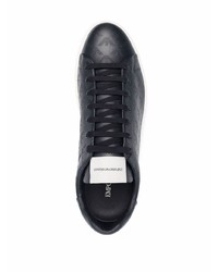 dunkelblaue bedruckte Leder niedrige Sneakers von Emporio Armani