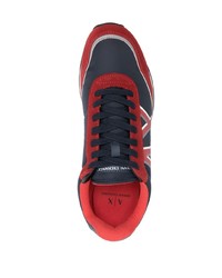 dunkelblaue bedruckte Leder niedrige Sneakers von Armani Exchange