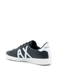 dunkelblaue bedruckte Leder niedrige Sneakers von Armani Exchange