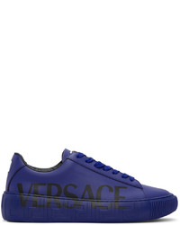 dunkelblaue bedruckte Leder niedrige Sneakers von Versace