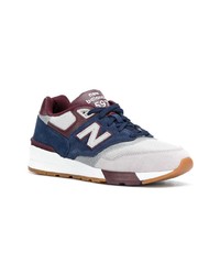 dunkelblaue bedruckte niedrige Sneakers von New Balance