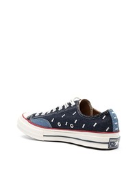 dunkelblaue bedruckte Segeltuch niedrige Sneakers von Converse