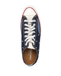 dunkelblaue bedruckte Segeltuch niedrige Sneakers von Converse