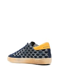 dunkelblaue bedruckte Segeltuch niedrige Sneakers von Golden Goose