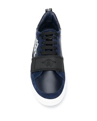 dunkelblaue bedruckte Wildleder niedrige Sneakers von Roberto Cavalli