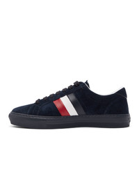 dunkelblaue bedruckte Wildleder niedrige Sneakers von Moncler