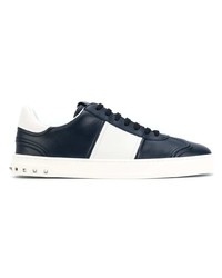 dunkelblaue beschlagene niedrige Sneakers von Valentino