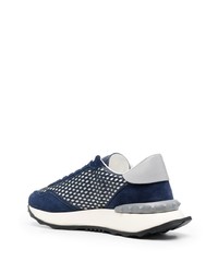 dunkelblaue beschlagene niedrige Sneakers von Valentino Garavani