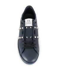 dunkelblaue beschlagene niedrige Sneakers von Valentino Garavani