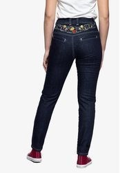 dunkelblaue bestickte Jeans von QUEENKEROSIN