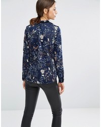 dunkelblaue Bluse mit Blumenmuster von Vero Moda