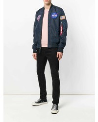 dunkelblaue Bomberjacke von Alpha Industries