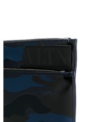 dunkelblaue Camouflage Leder Clutch Handtasche von Valentino
