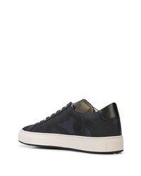 dunkelblaue Camouflage Leder niedrige Sneakers von Common Projects