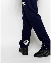 dunkelblaue Chinohose von Umbro