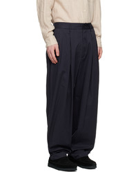 dunkelblaue Chinohose von Engineered Garments