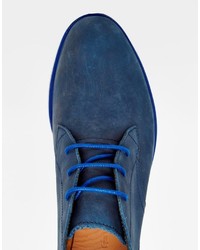 dunkelblaue Chukka-Stiefel von Lacoste