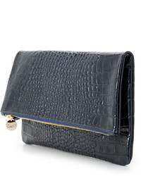 dunkelblaue Clutch von Clare Vivier