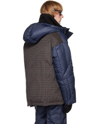 dunkelblaue Daunenjacke mit Karomuster von Giorgio Armani