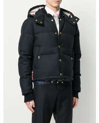 dunkelblaue Daunenjacke von Thom Browne