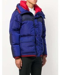 dunkelblaue Daunenjacke von Moncler