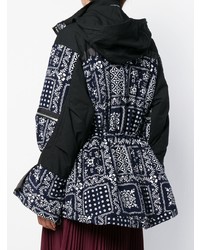 dunkelblaue Daunenjacke von Sacai