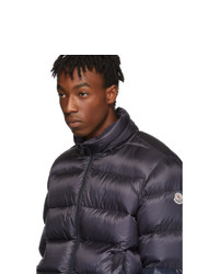 dunkelblaue Daunenjacke von Moncler