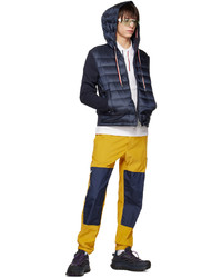 dunkelblaue Daunenjacke von Moncler