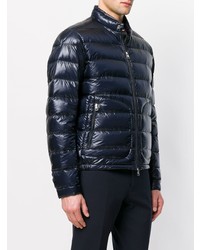 dunkelblaue Daunenjacke von Moncler