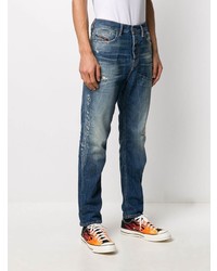 dunkelblaue enge Jeans mit Destroyed-Effekten von Diesel