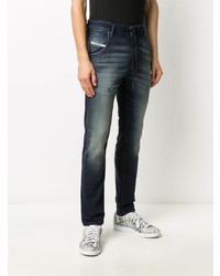 dunkelblaue enge Jeans mit Destroyed-Effekten von Diesel