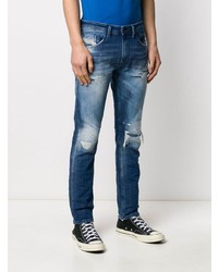 dunkelblaue enge Jeans mit Destroyed-Effekten von Diesel