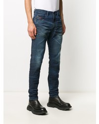 dunkelblaue enge Jeans mit Destroyed-Effekten von Diesel