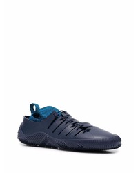 dunkelblaue Gummi niedrige Sneakers von Bottega Veneta