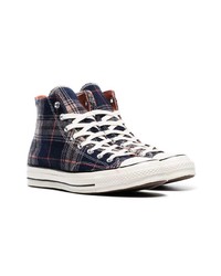 dunkelblaue hohe Sneakers aus Segeltuch mit Schottenmuster von Converse