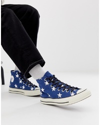 dunkelblaue hohe Sneakers aus Segeltuch mit Sternenmuster