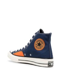 dunkelblaue hohe Sneakers aus Segeltuch von Converse