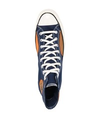 dunkelblaue hohe Sneakers aus Segeltuch von Converse