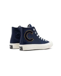 dunkelblaue hohe Sneakers aus Segeltuch von Converse