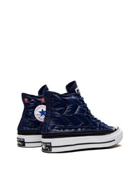 dunkelblaue hohe Sneakers aus Segeltuch von Converse