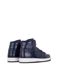 dunkelblaue hohe Sneakers von Jordan