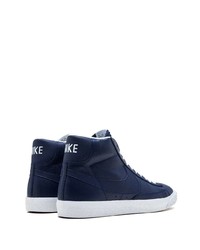 dunkelblaue hohe Sneakers von Nike