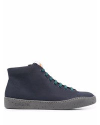 dunkelblaue hohe Sneakers von Camper