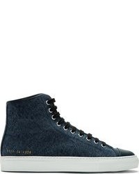 dunkelblaue hohe Sneakers von Common Projects