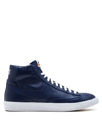 dunkelblaue hohe Sneakers von Nike