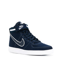 dunkelblaue hohe Sneakers von Nike