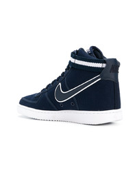 dunkelblaue hohe Sneakers von Nike