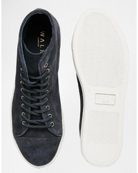 dunkelblaue hohe Sneakers