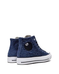 dunkelblaue hohe Sneakers von Converse