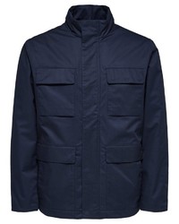 dunkelblaue Jacke mit einer Kentkragen und Knöpfen von Selected Homme